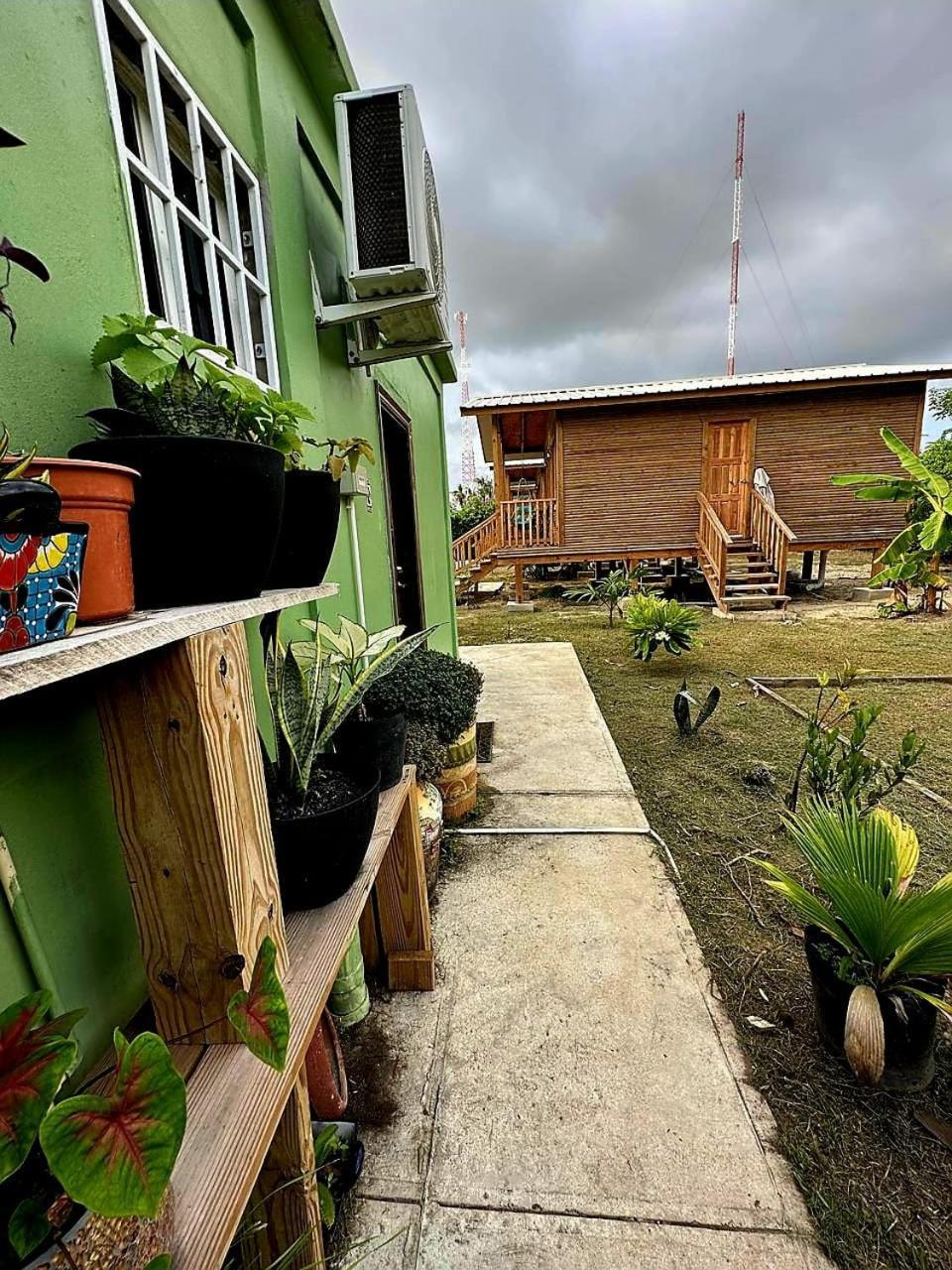 Tuquil-Ha Acomodação com café da manhã Ladyville Exterior foto