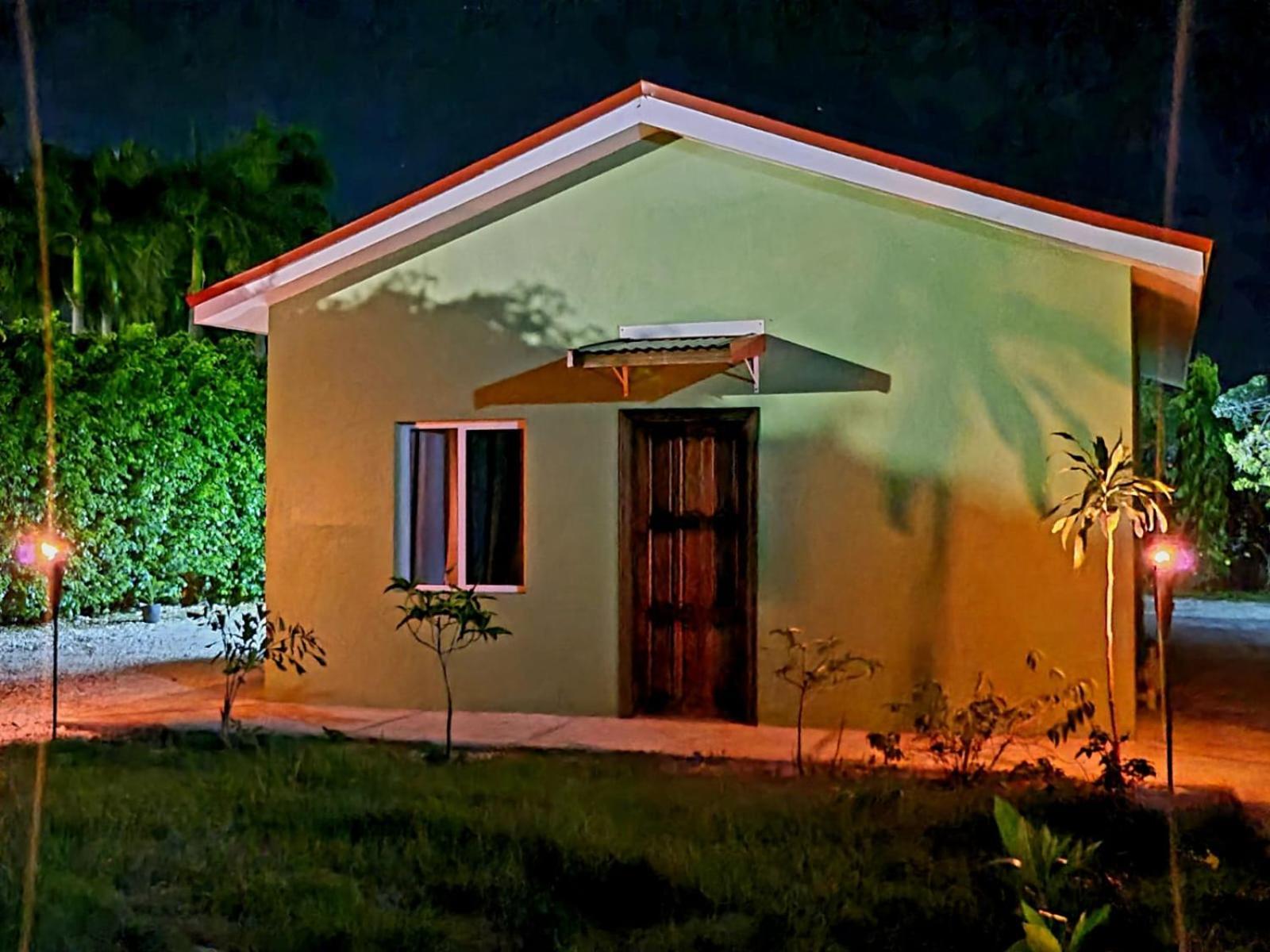 Tuquil-Ha Acomodação com café da manhã Ladyville Exterior foto